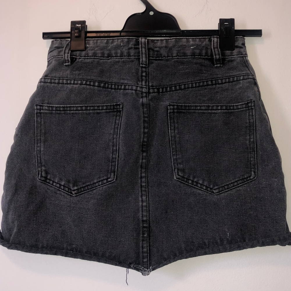 • COTTON ON MINI DENIM SKIRT • - Picture 2 of 3